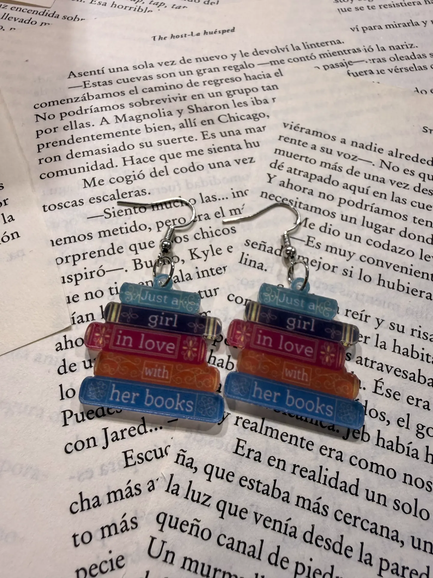 Pendientes “Girl in Love with Her Books”